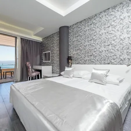 Epetium Luxury Apartment *
